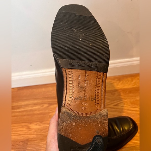 Salvatore Ferragamo men leather loafer shoes size 8.5 us. Great used condition. - Picture 3 of 7